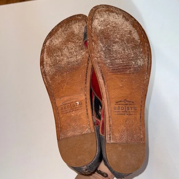 Bed Stu Black and Brown Leather Sandals - Picture 4 of 4